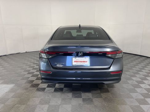 Certified 2025 Honda Accord SE image 9