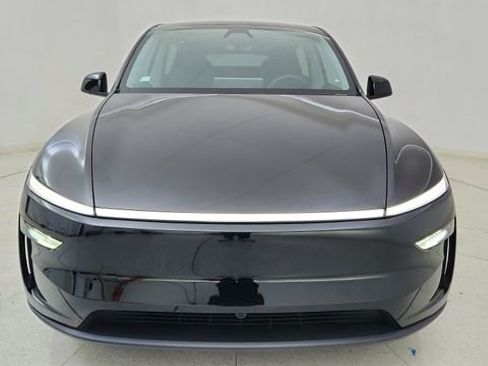 Used 2026 Tesla Model Y 2WD image 13