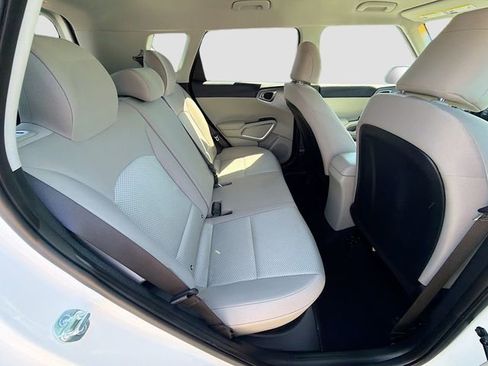 Used 2025 Kia Soul S FWD image 24