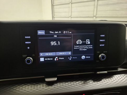 Used 2022 Kia Carnival LX image 13