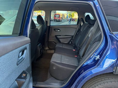 Used 2023 Nissan Rogue SV FWD image 10