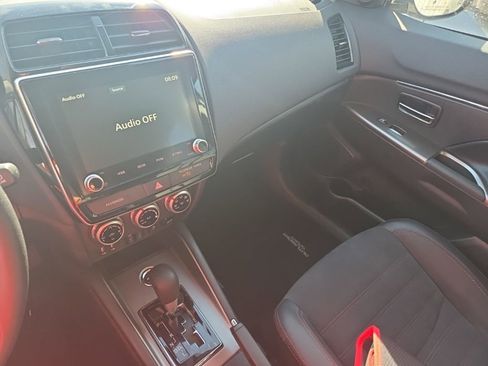 Used 2025 Mitsubishi Outlander Sport SE image 5