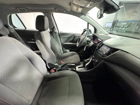 Used 2019 Chevrolet Trax LS FWD image 25
