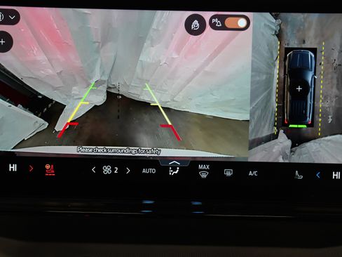 Used 2025 Ford Expedition Active image 9