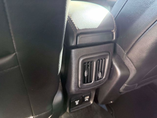 Used 2019 Jeep Compass Limited AWD/4WD image 14