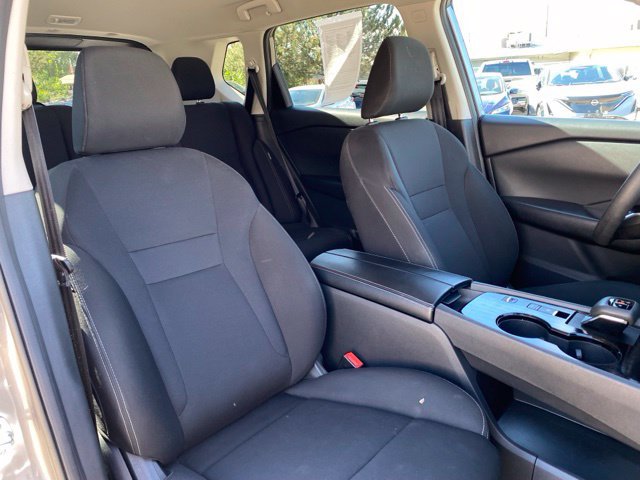 Used 2024 Nissan Rogue S FWD image 9