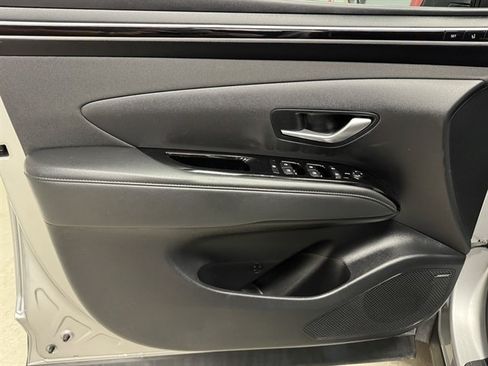 Used 2022 Hyundai Tucson Limited w/ Cargo Package AWD/4WD image 16