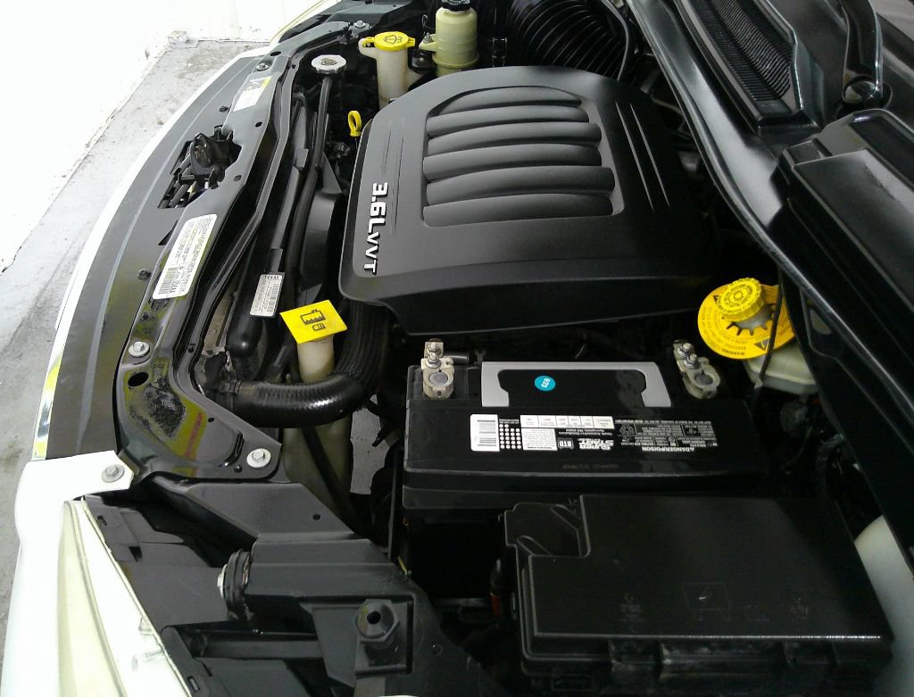 Used 2014 Chrysler Town & Country Touring FWD image 49