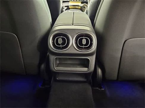 Certified 2025 Mercedes-Benz GLC 300 4MATIC image 33