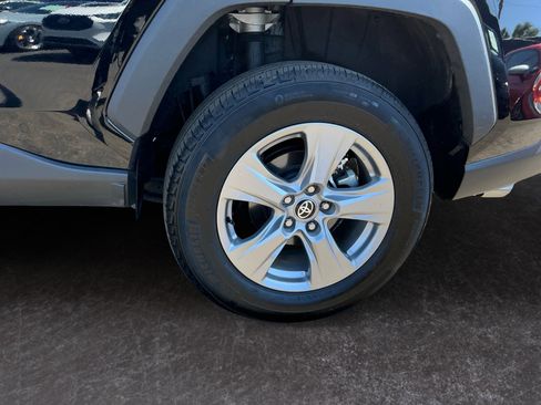 Used 2025 Toyota RAV4 XLE image 9