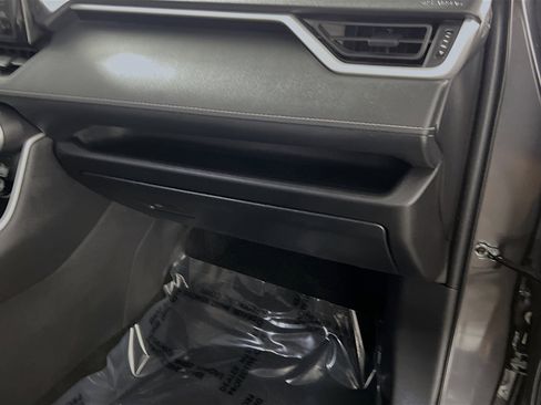 Used 2022 Toyota RAV4 XLE image 35