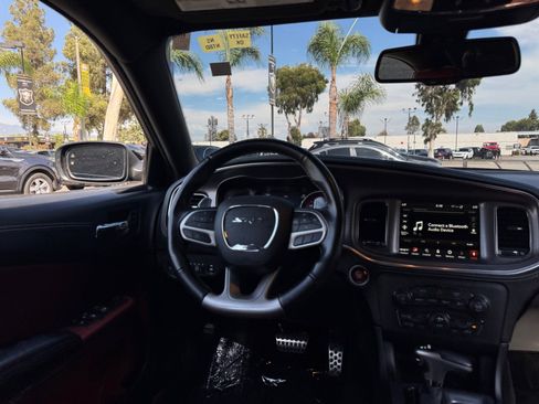 Used 2022 Dodge Charger SRT Hellcat w/ Harman/Kardon Audio Group RWD image 23