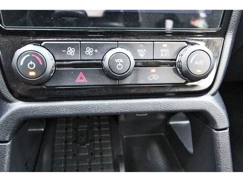 Used 2024 Ford Ranger XLT w/ Technology Package RWD image 25