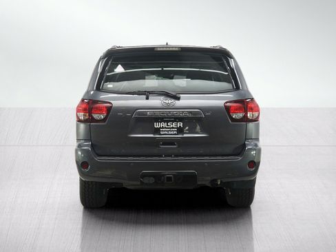 Used 2018 Toyota Sequoia SR5 AWD/4WD image 4