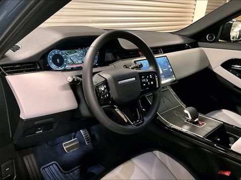 Certified 2026 Land Rover Range Rover Evoque Dynamic SE AWD/4WD image 24