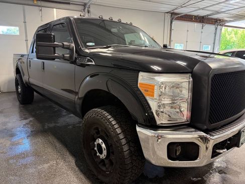 Used 2016 Ford F350 XLT w/ XLT Premium Package AWD/4WD image 4