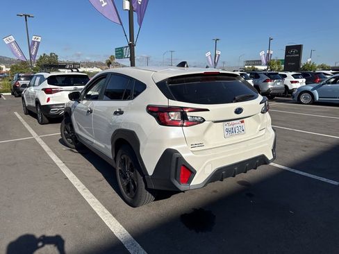 Used 2024 Subaru Crosstrek 2.0i AWD/4WD image 2