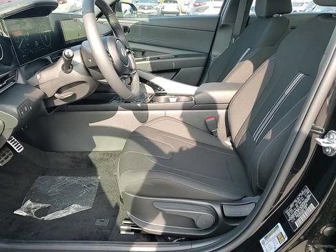 New 2025 Hyundai Elantra SEL image 14