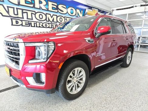 Used 2021 GMC Yukon SLT w/ SLT Luxury Package image 1