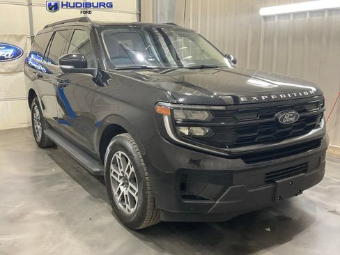 Used 2025 Ford Expedition Active RWD image 1