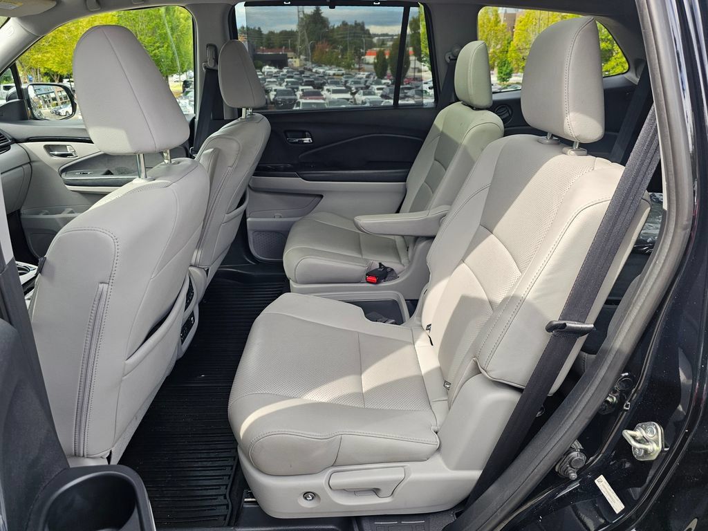 Used 2016 Honda Pilot Elite image 24