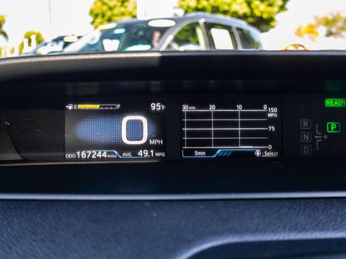 Used 2019 Toyota Prius L Eco w/ Carpet Mat Package FWD image 36