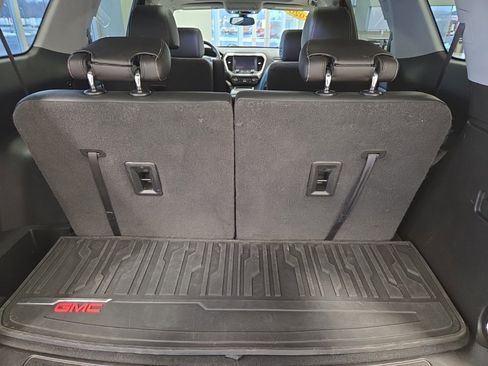 Used 2020 GMC Acadia SLT image 16