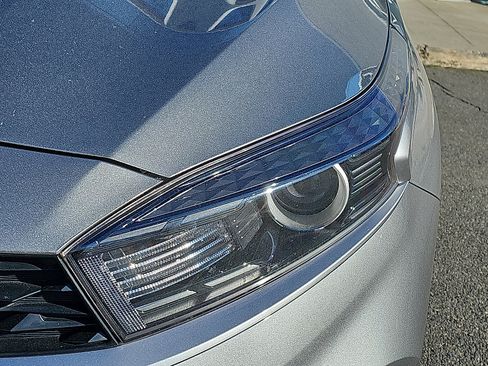 Used 2023 Kia Forte LXS w/ LXS Technology Package image 9