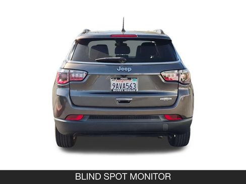 Used 2022 Jeep Compass Latitude FWD image 8
