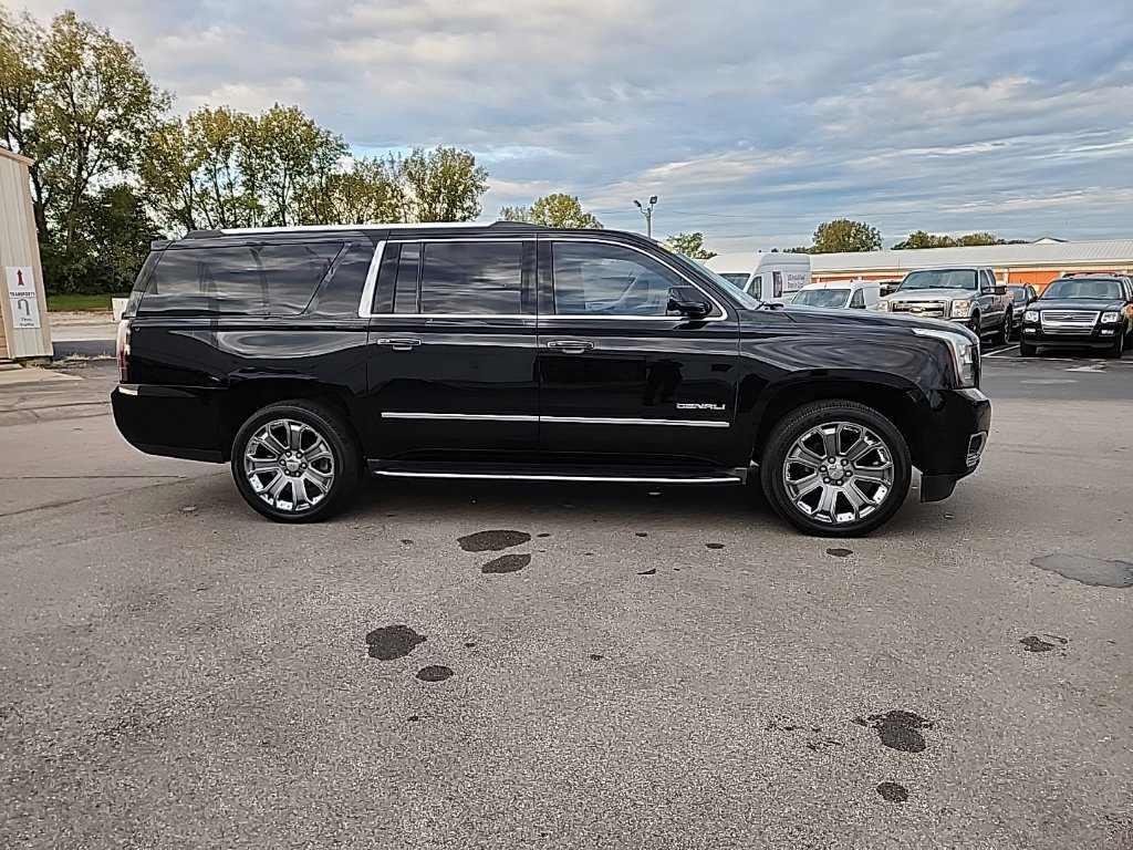 Used 2016 GMC Yukon XL Denali w/ Open Road Package AWD/4WD image 4