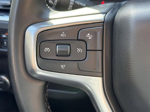 Used 2024 Chevrolet Suburban LT image 35