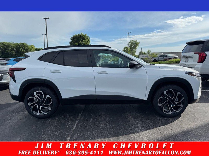 Used 2026 Chevrolet Trax RS w/ Sunroof Package FWD image 1