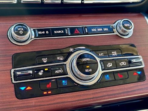 Used 2023 Lincoln Aviator Reserve w/ Equipment Group 201A image 12