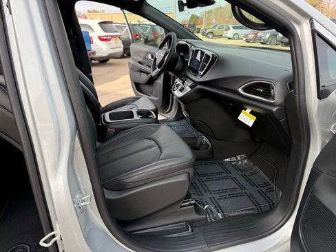 New 2026 Chrysler Voyager LX FWD image 20