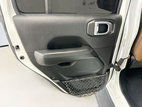 Used 2020 Jeep Wrangler Unlimited Sahara AWD/4WD image 27