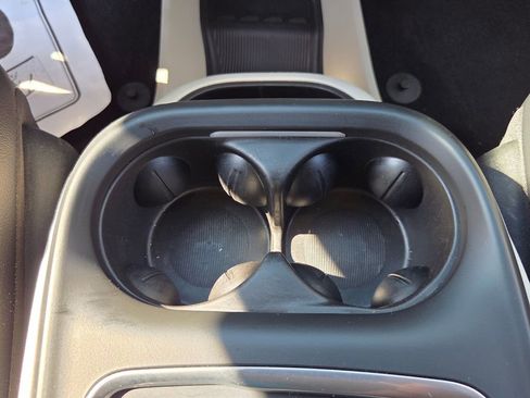 Used 2022 Chrysler Pacifica Touring-L image 19