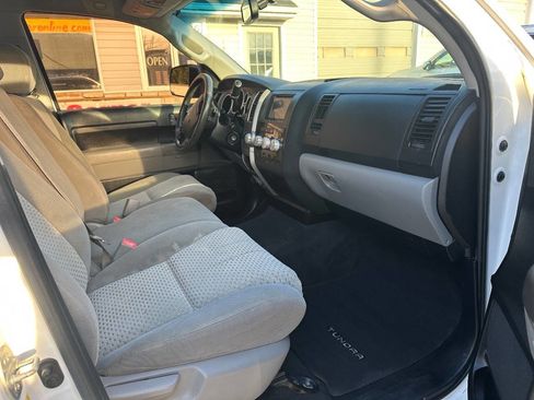 Used 2012 Toyota Tundra 4x4 CrewMax image 7