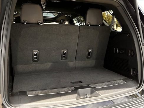 Used 2022 Chevrolet Tahoe Z71 w/ Luxury Package image 36