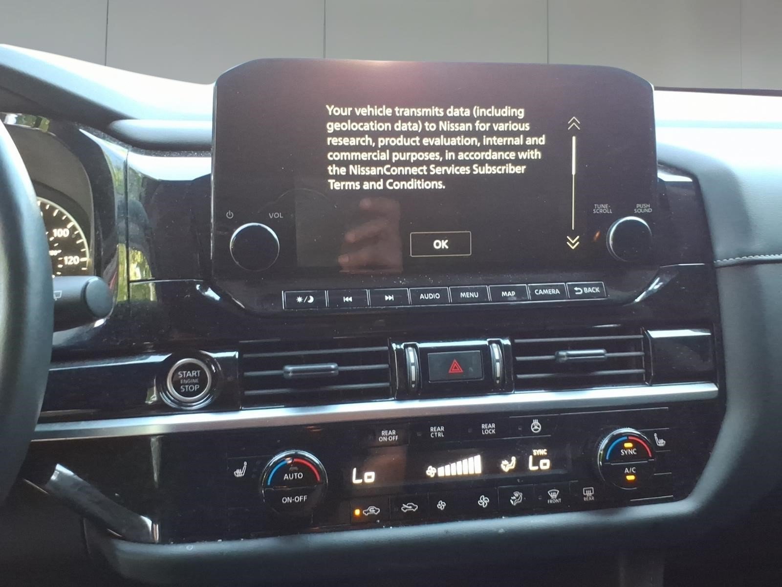 Used 2024 Nissan Pathfinder SL AWD/4WD image 13