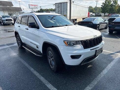 Used 2017 Jeep Grand Cherokee Limited AWD/4WD image 8