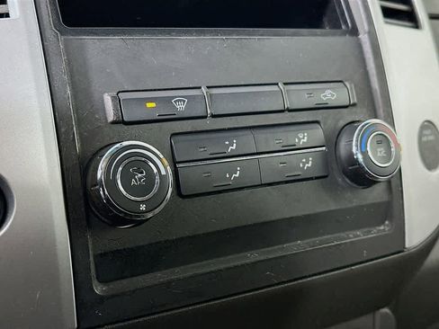 Used 2010 Nissan Frontier SE w/ SE Value Truck Pkg image 16