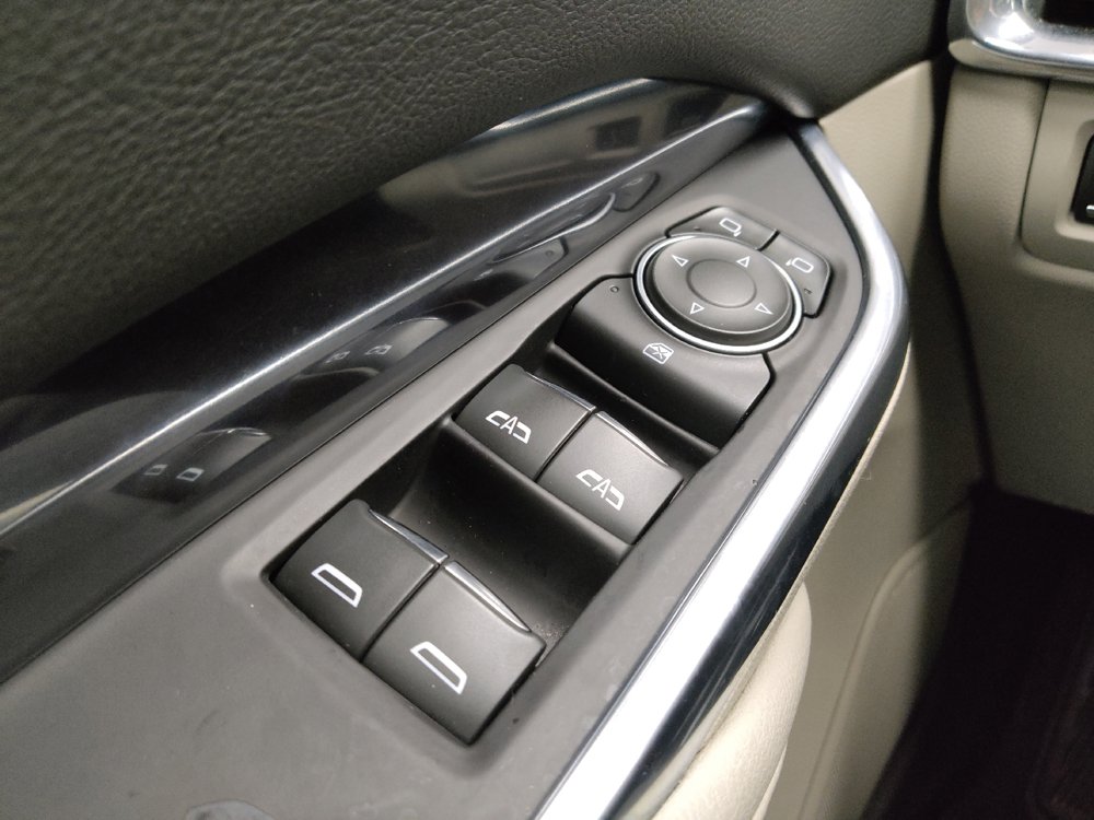 Used 2020 Cadillac XT4 Luxury w/ Cold Weather Package FWD image 27