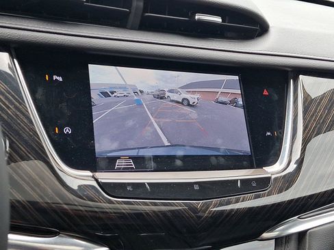 Used 2020 Cadillac XT6 Premium Luxury AWD/4WD image 17