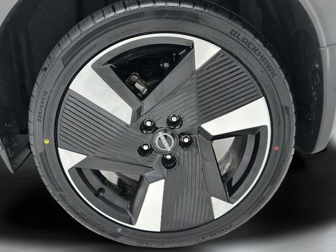 Used 2025 Nissan Kicks SR AWD/4WD image 8