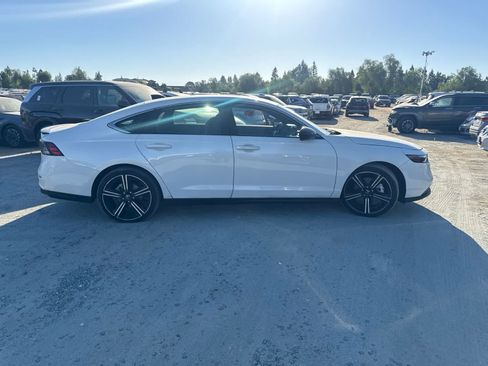 Used 2025 Honda Accord Sport image 4
