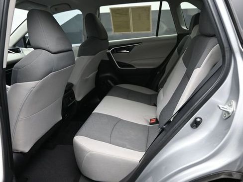 Used 2021 Toyota RAV4 XLE FWD image 14