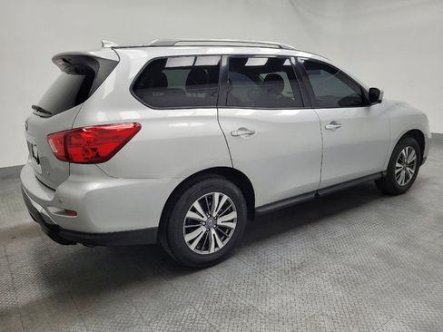 Used 2019 Nissan Pathfinder SL FWD image 10