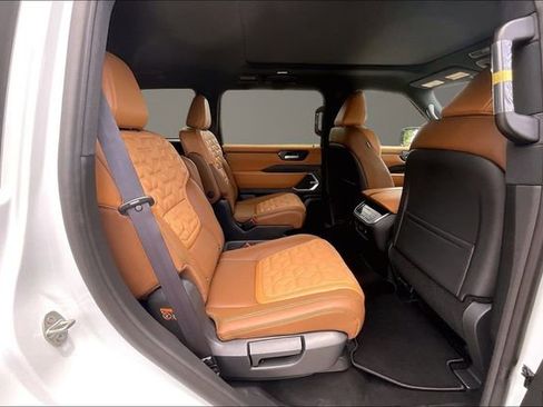 New 2026 Nissan Armada Platinum Reserve w/ Accent Package AWD/4WD image 10