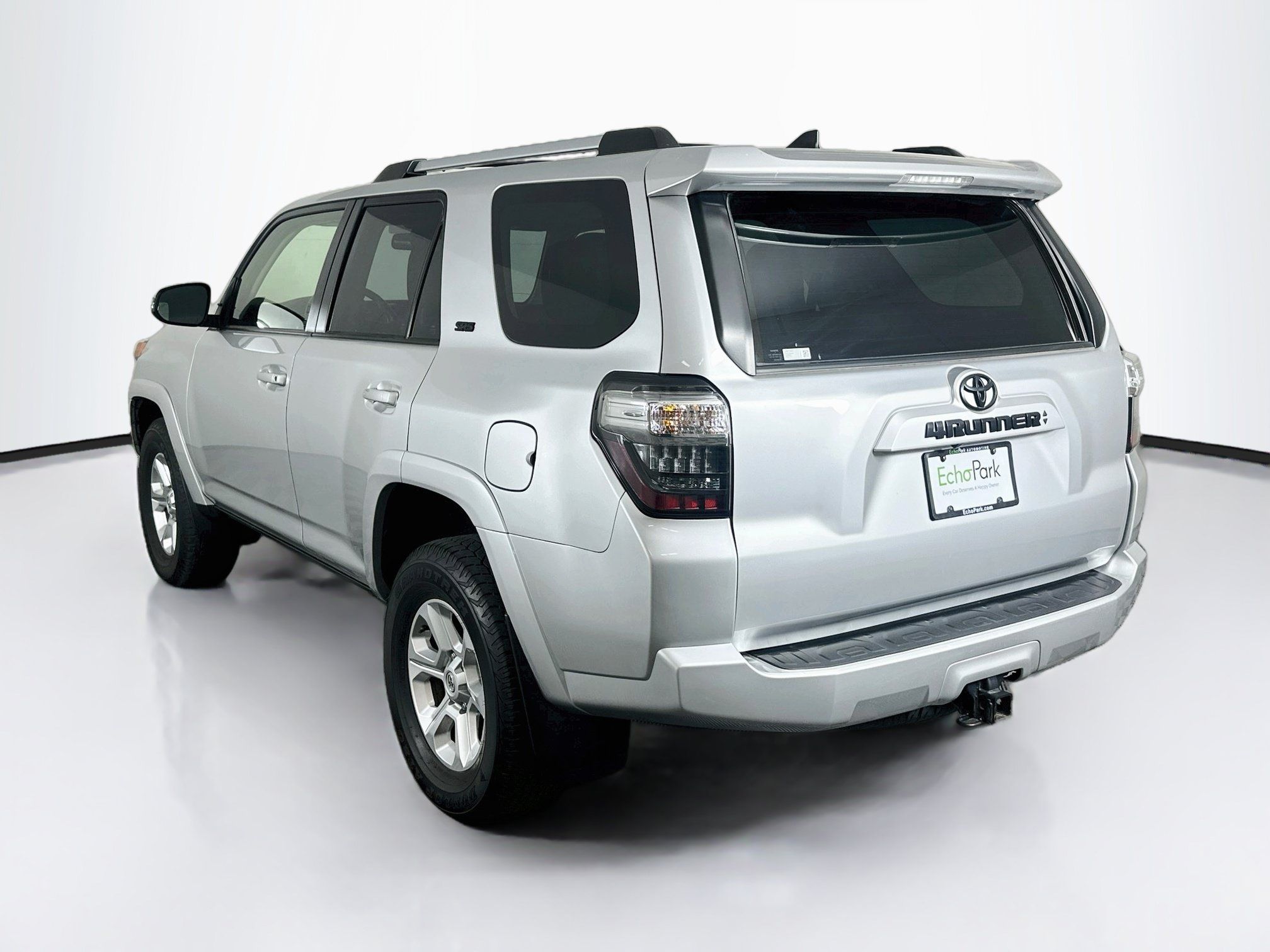 Used 2023 Toyota 4Runner SR5 Premium w/ Moonroof Package AWD/4WD image 5