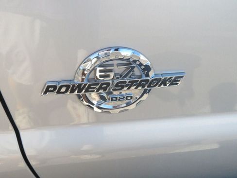 Used 2012 Ford F250 XLT w/ XLT Premium Pkg AWD/4WD image 14